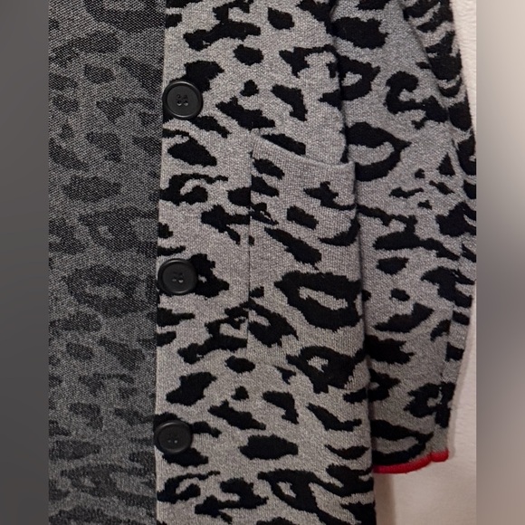Chic Leopard Pattern Cardigan - Picture 4 of 8